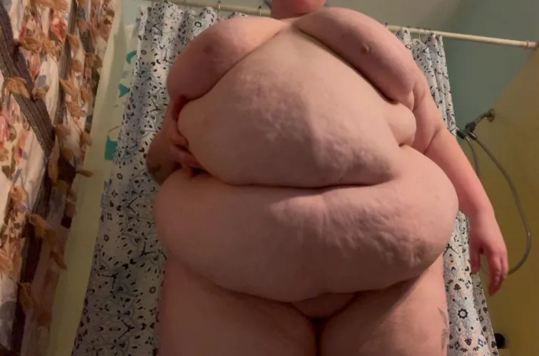 Thumbnail Thottieronnie's Disguised Bloated Look