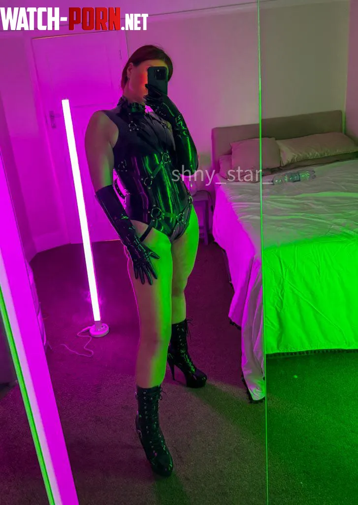 hows my kinky outFit by shnystar