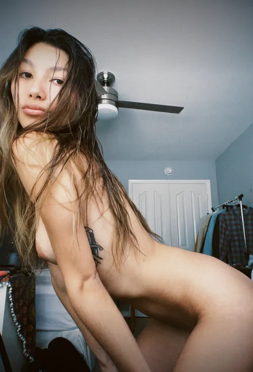 Thumbnail Explore the Beauty of a Young Naked Body with the-cutest-Helen