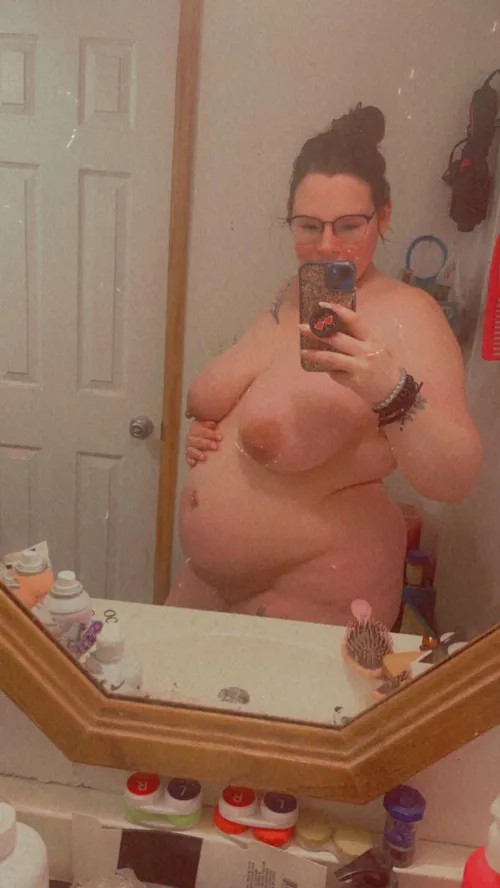 Thumbnail Embracing the Preggo Bod: A Sensual Reflection