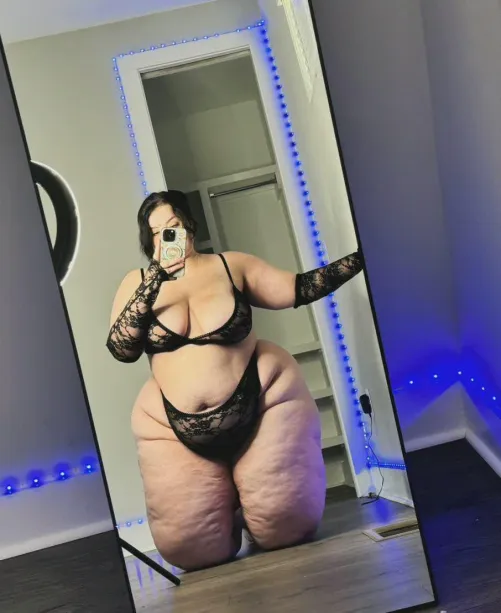 Thumbnail Defying BBW Stereotypes - Too Big for Standards by Snowangelcake | BBW