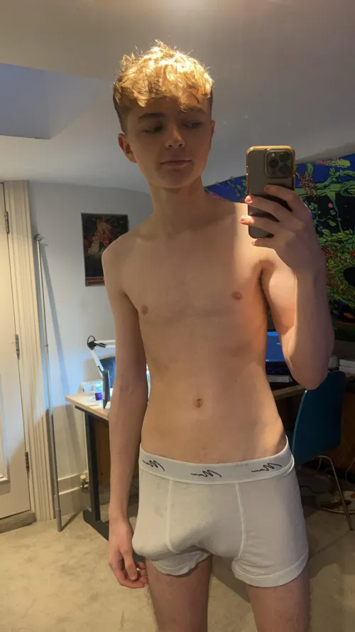 Thumbnail Assistance Needed: cezthetwink Seeks Help with Twinks