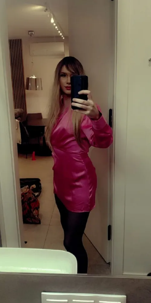 Thumbnail Pink Dress Passion: Exploring Boys' Style in Femboy Scene