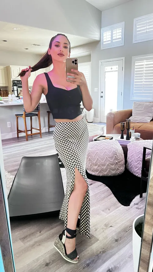 Thumbnail Rate My Tight Skirt: A Fashion Decision by ReenaSkyvip