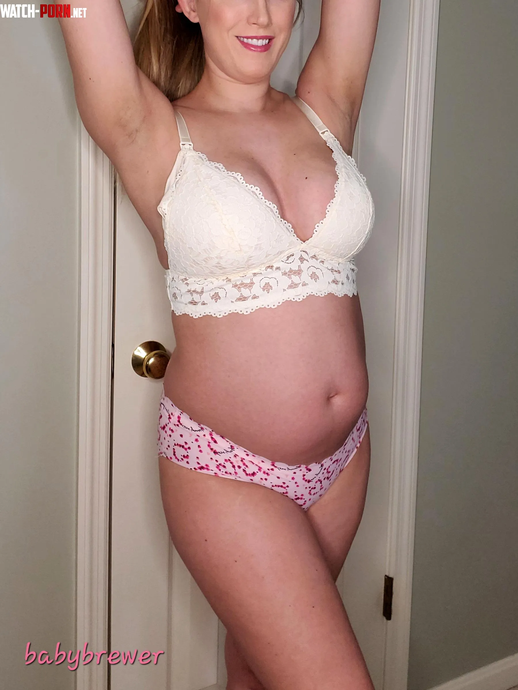 Cute little preggo belly in this pic by babybrewer2020