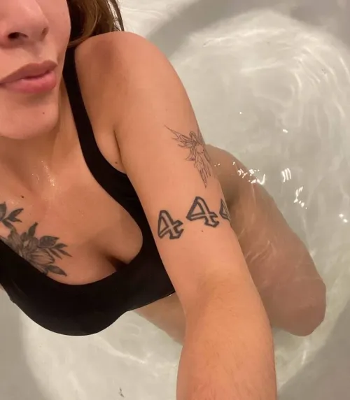 Thumbnail Invitation: Share a Bath with Me by Skyla6969 in SexyButNotPorn Category