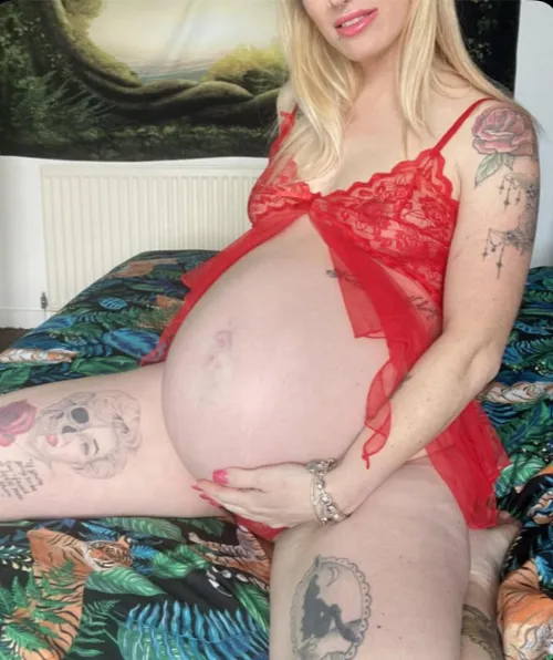 Thumbnail Big Belly Love: A Journey by Miss_poison_ivy in PregnantPetite