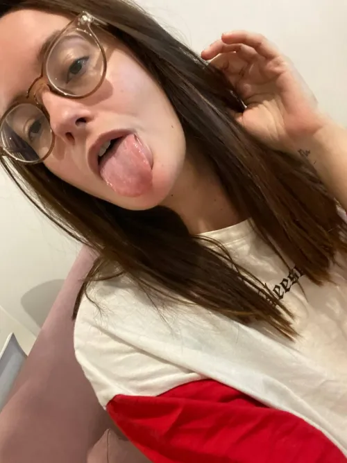 Thumbnail Unveiling Wild Tongue on w_queen OnlyFans- Check It Out!