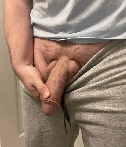 Thumbnail yes_its_a_dadbod84's Tempting Offer in 'I'll Hold It Like This If...40' - ThickDick