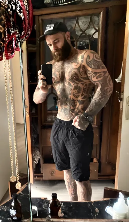 Thumbnail Embracing the Allure of hotguyswithtattoos - No__Preparation