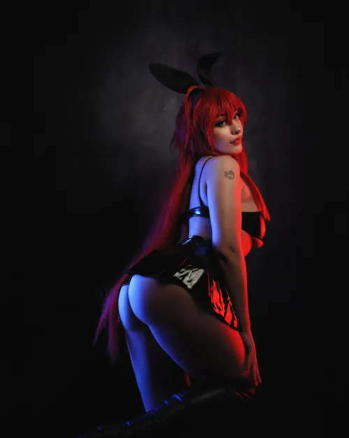 Thumbnail Shino Zaki's Rias Gremory: A Cosplay Butts Spectacle