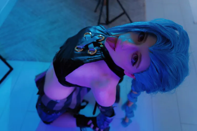 Thumbnail Pop Culture Inspiration: Jinx Cosplay Showcase by airinyan