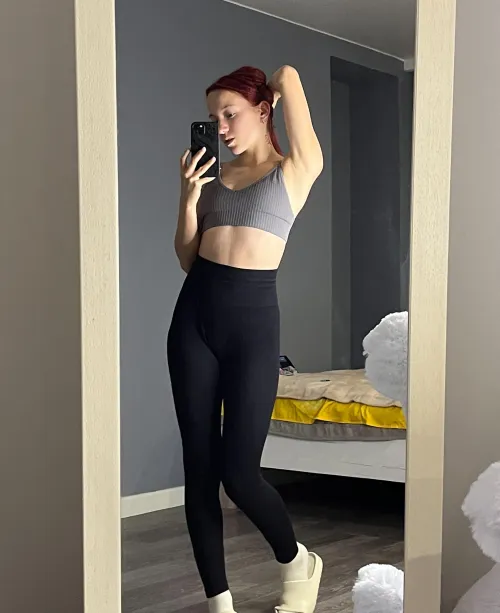 Thumbnail Porcelain_Fox's Workout Selfies: Pre-Exercise Clicks