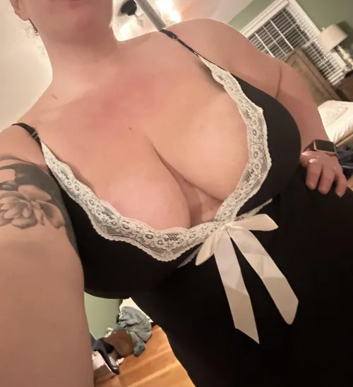 Thumbnail Big Tits and Long Cleavage: DaliaJade's Sultry Reveal