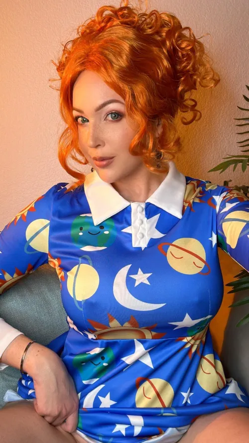 Thumbnail Nicole Marie Jeanself Cosplays Ms. Frizzle's Magic School Bus