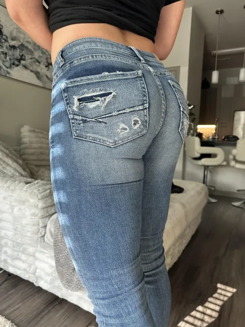 Thumbnail Sensual Encounters: Exploring the World of sexygirlsinjeans with cumwcourt