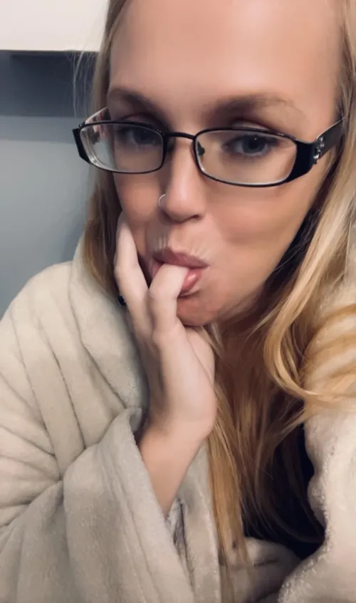 Thumbnail SquirtingAutumn's Extra Naughty Surprises in maturemilf Realm