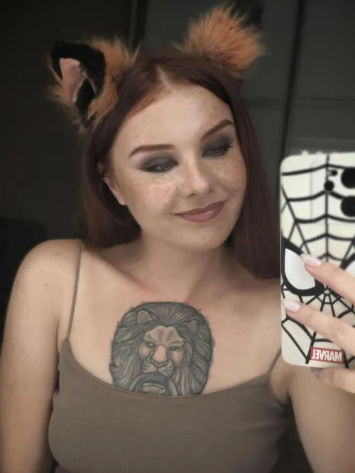 Thumbnail Playful Fox: Spreading Smiles in a Mirror Selfie | InkRuby