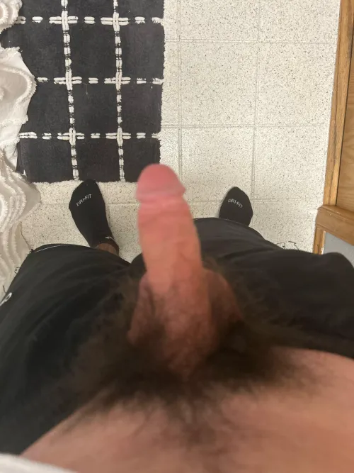 Thumbnail Does Age Really Matter? A Closer Look at Ambitious_Figure2865's Cock