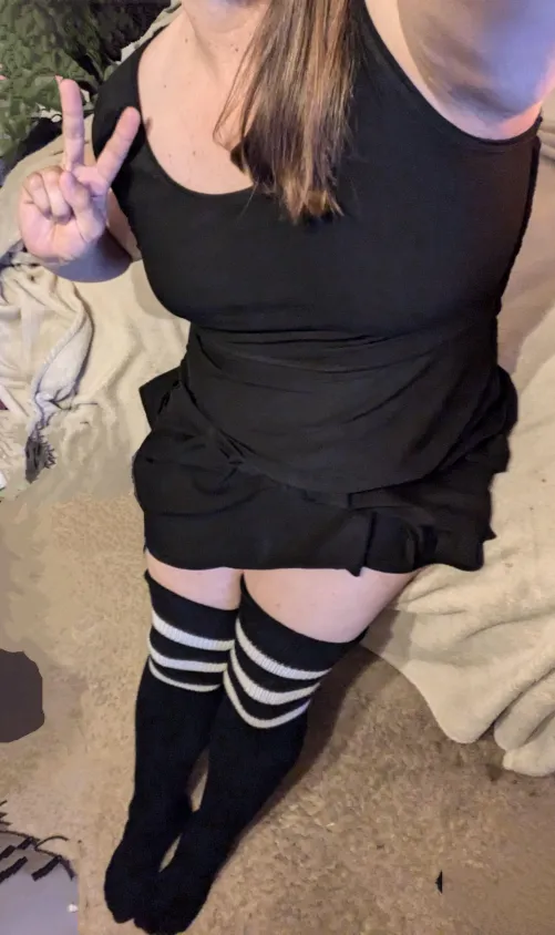 Thumbnail BackgroundCorgi657 Dons a LBD D Look in the femboy Category