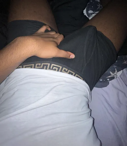 Thumbnail Waking Up with a Bulge at Age 25: A Journey with bigdick_Jameer