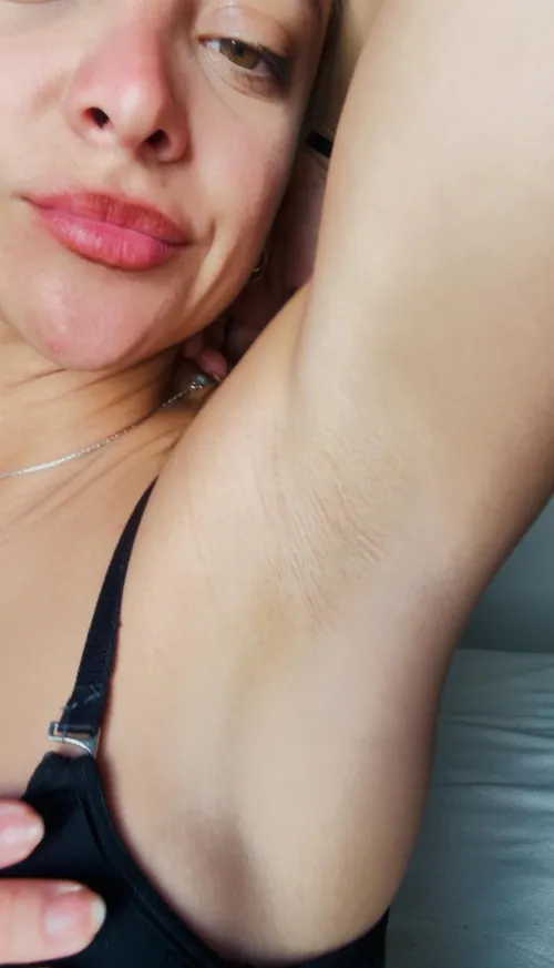 Thumbnail Rate and Review: goddess-lucyfx's Alluring Armpits