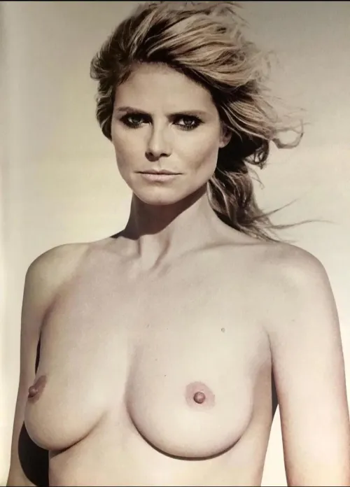 Thumbnail Heidi Klum: Unveiling the Beauty | NudeCelebsOnly Category