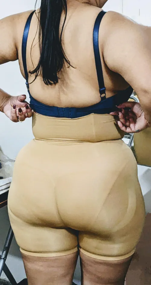 Thumbnail Fit Check: BBW Confidence on Display