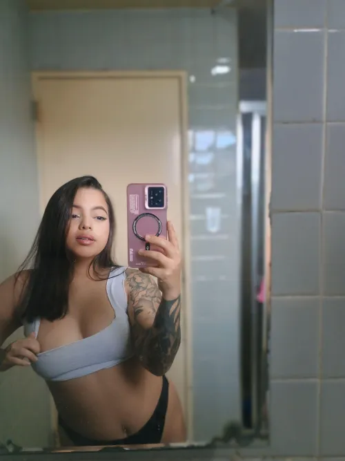 Thumbnail Good Night Babe: A MirrorSelfie Tale of Imbarbiegirll's Serenity