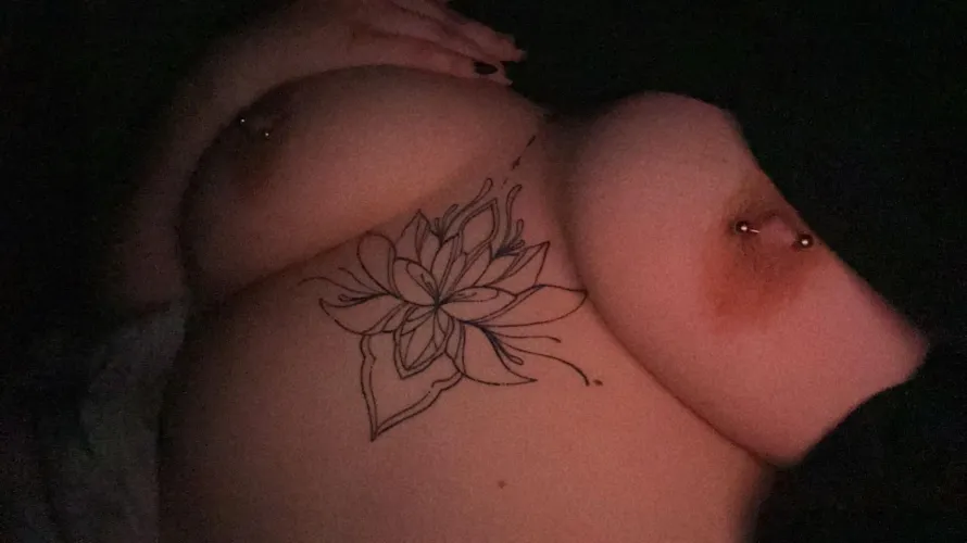 Thumbnail Tattooed Temptations: Unveiling New Ink on Big Tiddy Goth GF by KeaghanPaige