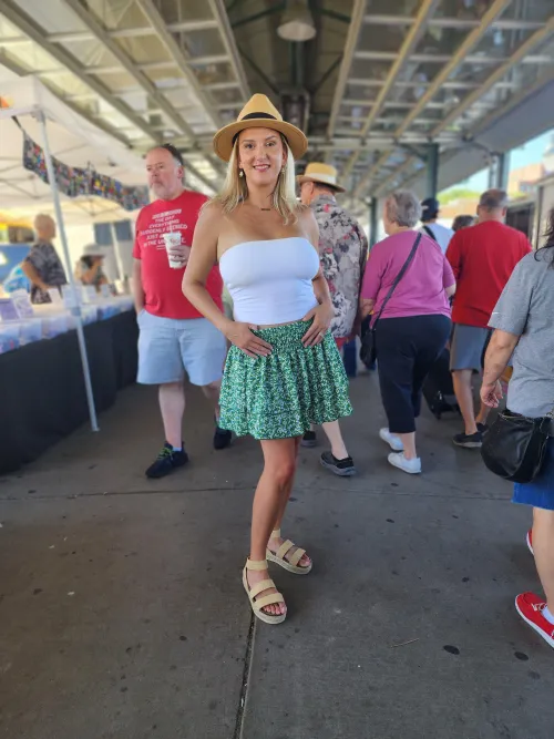 Thumbnail Slutsofonlyfans: 46F with 34Gs - A Sight at Kansas City Market | Mrs_Englewood