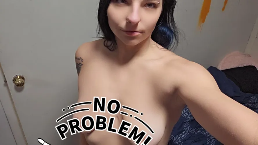 Thumbnail Mustardfustard Has No Problem Showing Some Skin