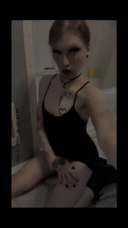 Thumbnail Goth Femboys Enthusiasts: kush_smoker24 in FemBoys