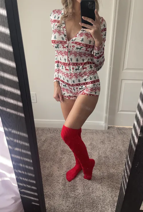 Thumbnail Naughty Santa's Little F*ckdoll - xoMissTori in MirrorSelfie Category