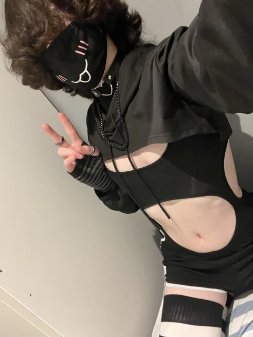 Thumbnail Discover Haiii 3 3 3 by urlocalfemboy_ in the Femboy Category