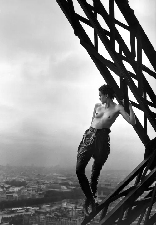 Thumbnail Parisian Tribute: Peter Lindbergh's Mathilde on the Eiffel Tower by GarbegeMan | NSFWfashion