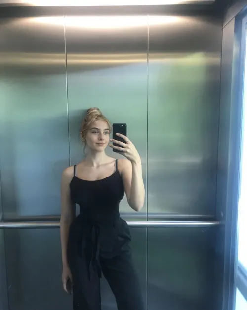 Thumbnail All Black Today: International_Wash73's Chic Style in 2busty2hide