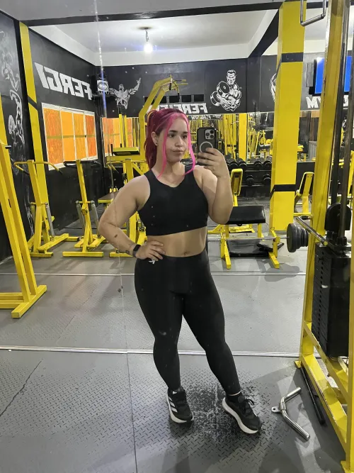 Thumbnail Sweetfoxylucy on the Importance of Training | croptopgirls