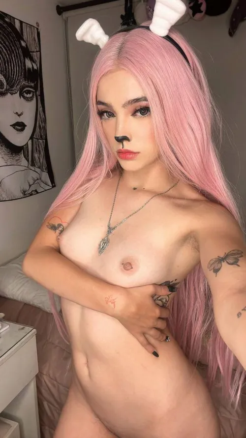 Thumbnail Beautiful_Betty Flaunts Small Tits Glamour in Handbra Style