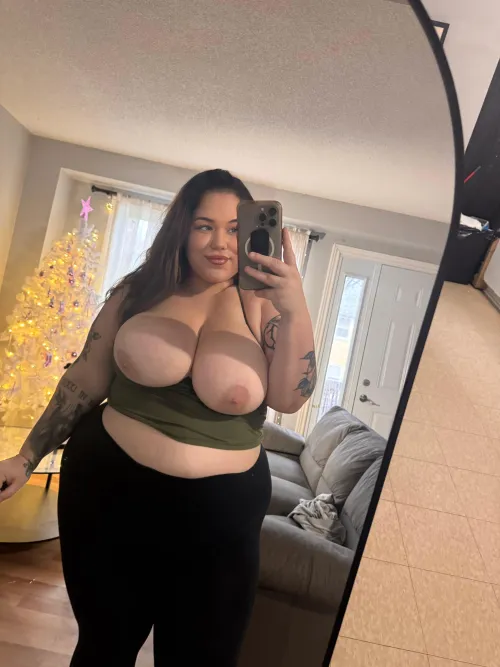 Thumbnail Confident and Curvy at 240 pounds | BBW_Chubby