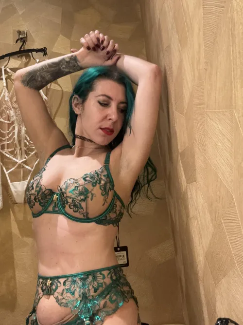 Thumbnail Trying on a New Set: Fashion Adventures with sirenskiss3 | SexyButNotPorn