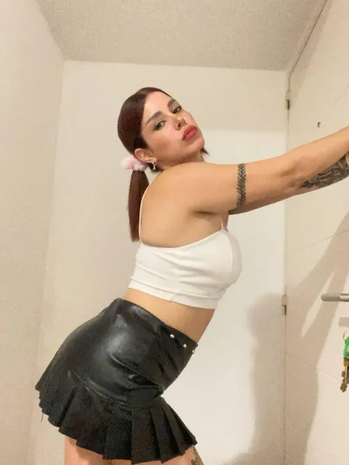 Thumbnail Musical Vibes: YourSweetChickk's Leather Skirt Concert Attire