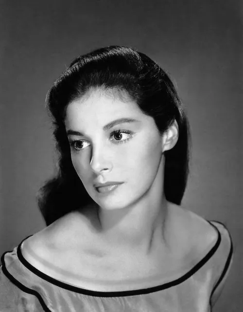 Thumbnail Elegance in Simplicity: Pier Angeli's Beauty | salinamelanie