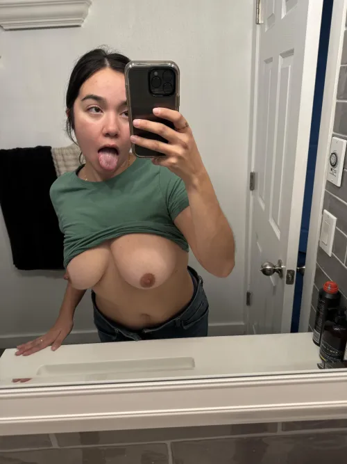 Thumbnail Invitation to Explore a Latina Body by Sexysummyy | latinas