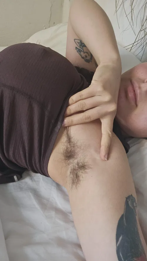 Thumbnail Fuller Wishes: Embracing Hairy Armpit Curves