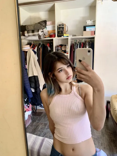 Thumbnail SweetieKittyMuse's Cute Mirror Selfie: A Captivating Shot to Brighten Your Day