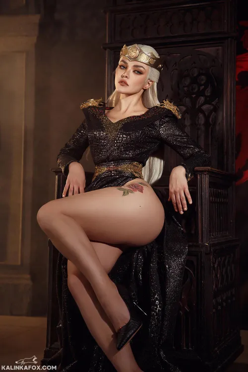 Thumbnail Rhaenyra Targaryen's Splendor: KalinkaFox Dazzles in House of the Dragon Cosplay