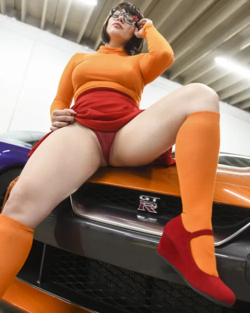 Thumbnail WomanDriven Explores Velma Dinkley from ScoobyDoo - rule34 Glimpse