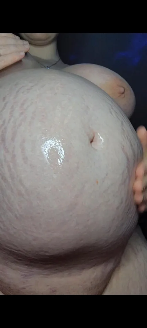 Thumbnail Experience 2024Heavenly's Up Close Oily Belly | PreggoPorn