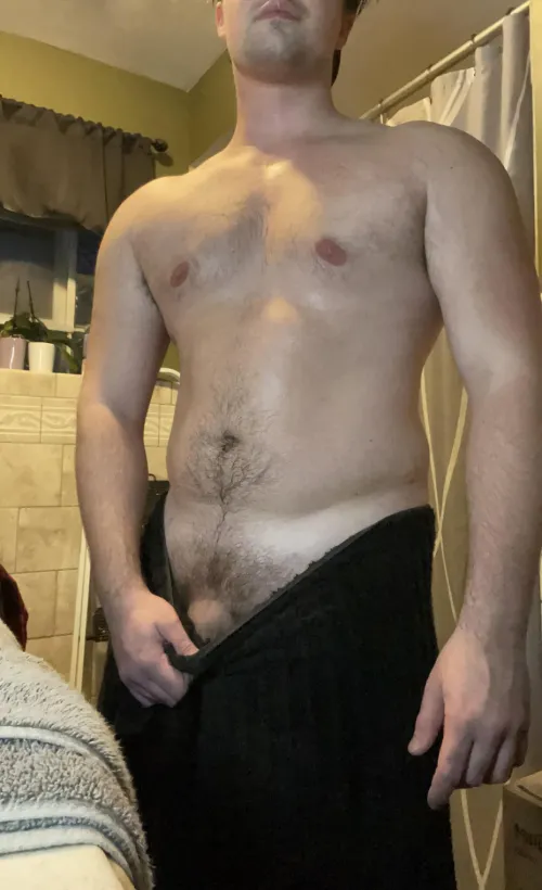 Thumbnail 'Fresh Out of the Shower Because I Don't Play League' - A Refreshing Post by Bi_boy_twunk